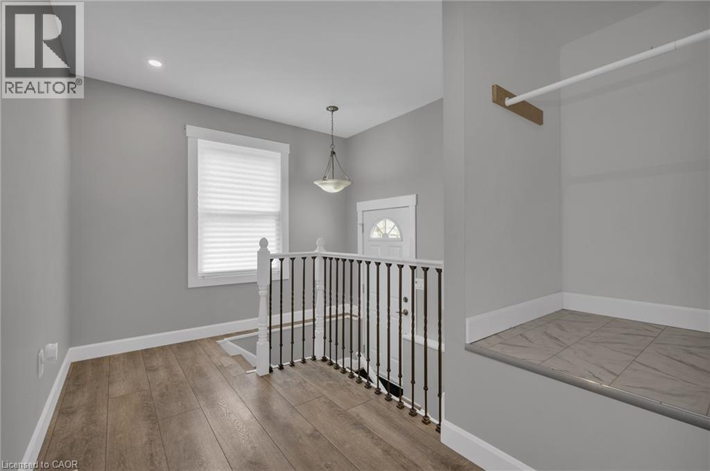 27 St George Street Unit# Main, St. Catharines, Ontario  L2M 5P4 - Photo 3 - 40836902