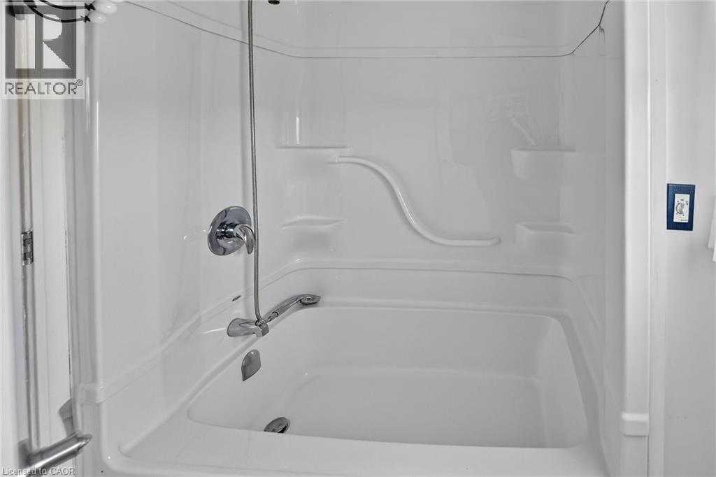 1621 Second Ave Louth, St. Catharines, Ontario  L2R 6P9 - Photo 15 - 40836872