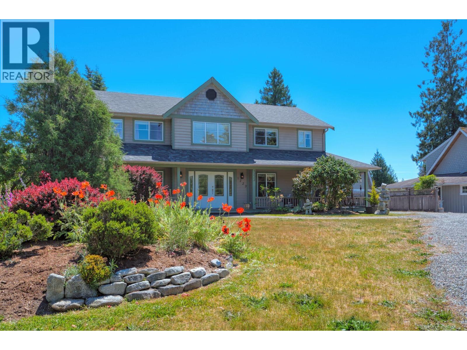 1223 Sunnyside Road, Gibsons, British Columbia  V0N 1V3 - Photo 1 - R3132609