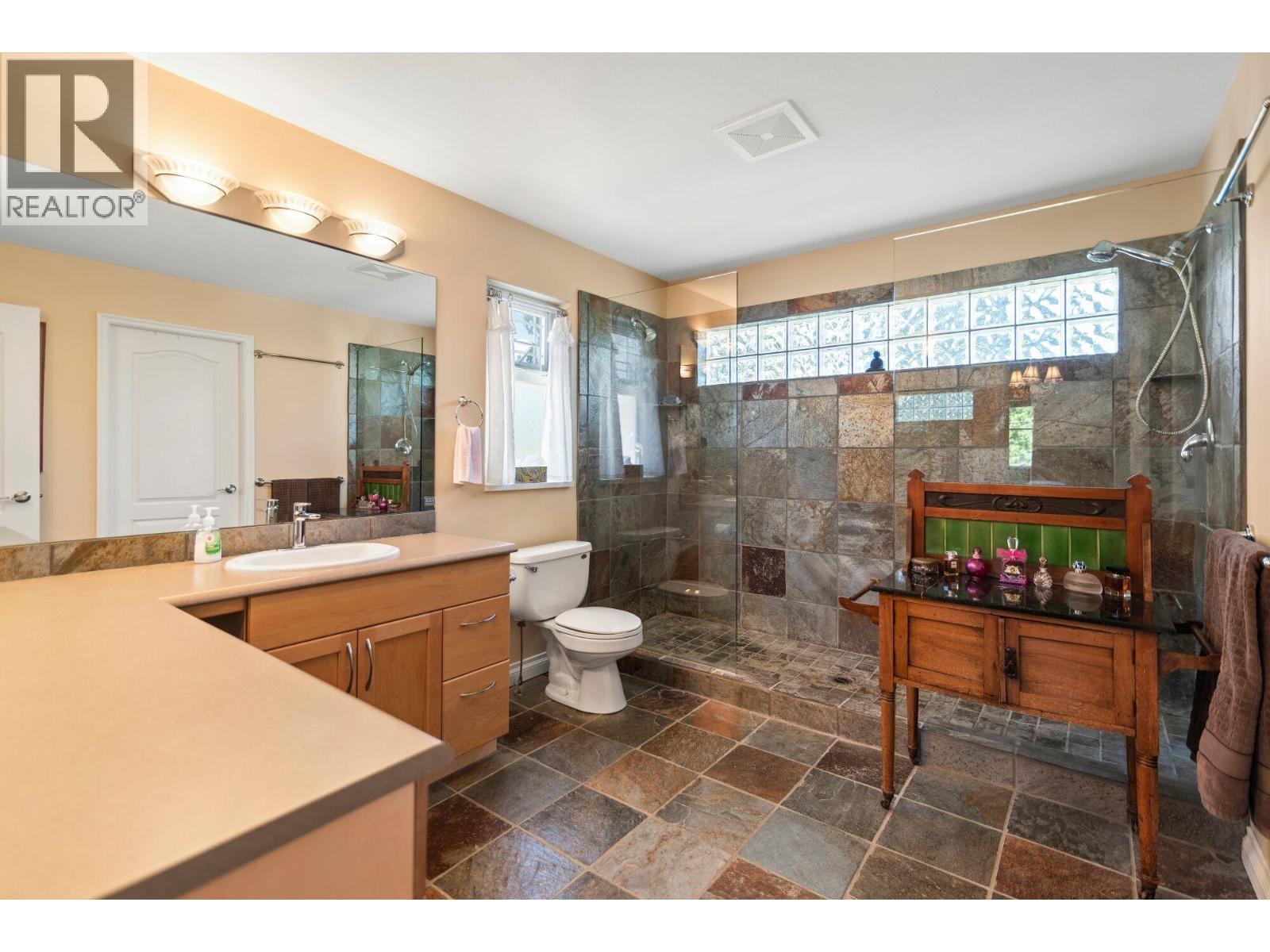 1223 Sunnyside Road, Gibsons, British Columbia  V0N 1V3 - Photo 18 - R3132609