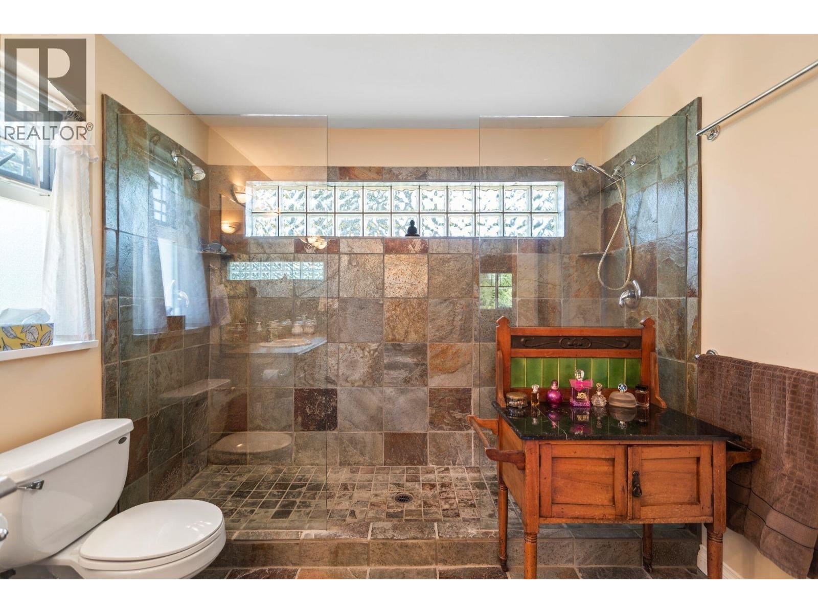 1223 Sunnyside Road, Gibsons, British Columbia  V0N 1V3 - Photo 19 - R3132609