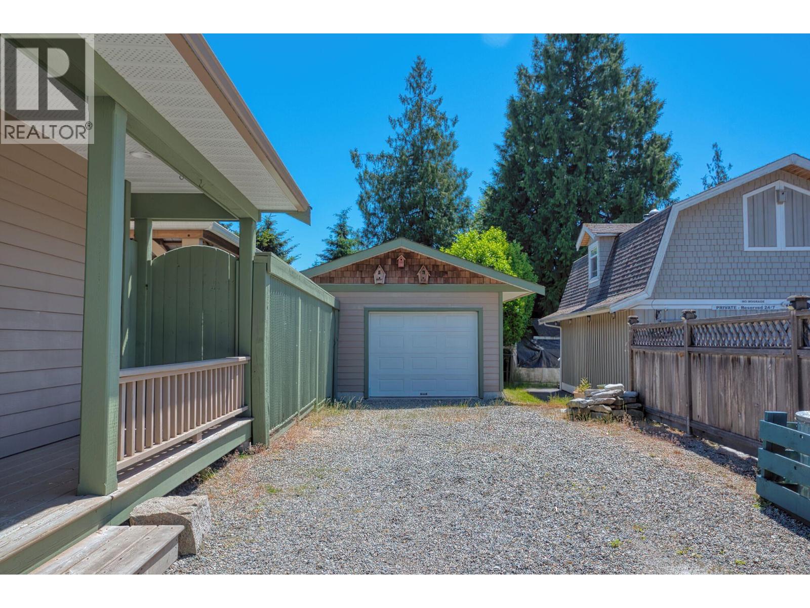 1223 Sunnyside Road, Gibsons, British Columbia  V0N 1V3 - Photo 31 - R3132609
