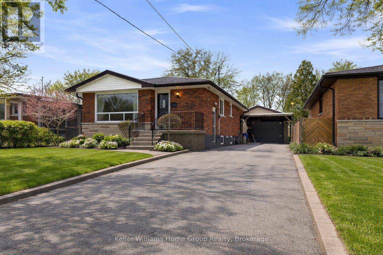 132 June Street, Hamilton, Ontario  L9A 2R9 - Photo 2 - X13247336