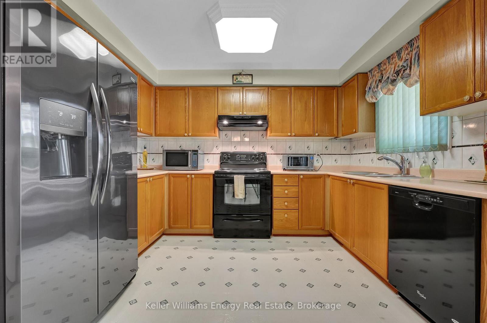 1182 Thimbleberry Circle, Oshawa, Ontario  L1K 2H3 - Photo 18 - E13247400