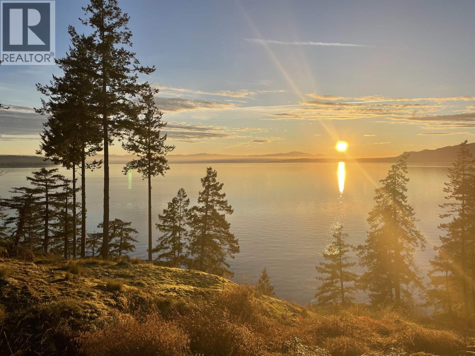 10991- 10993 SUNSHINE COAST HIGHWAY, Halfmoon Bay, British Columbia