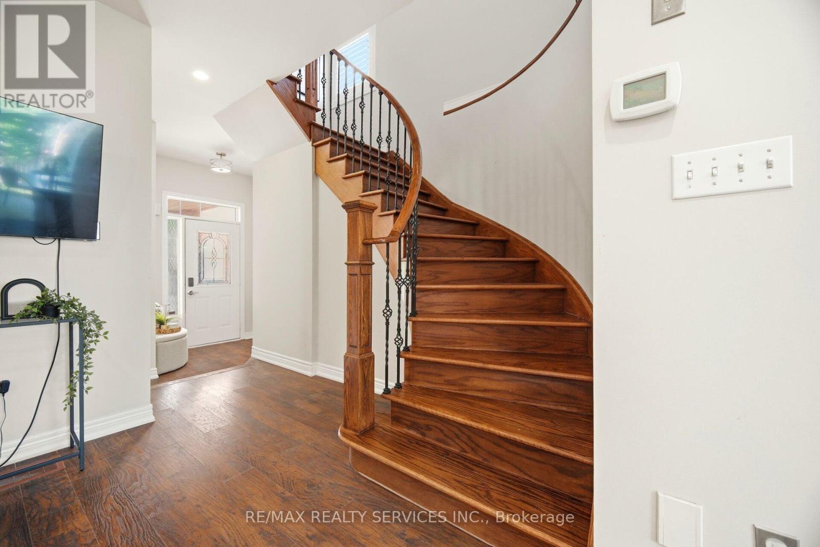 10 Deepcoral Court, Brampton, Ontario  L6V 4P7 - Photo 17 - W13247126