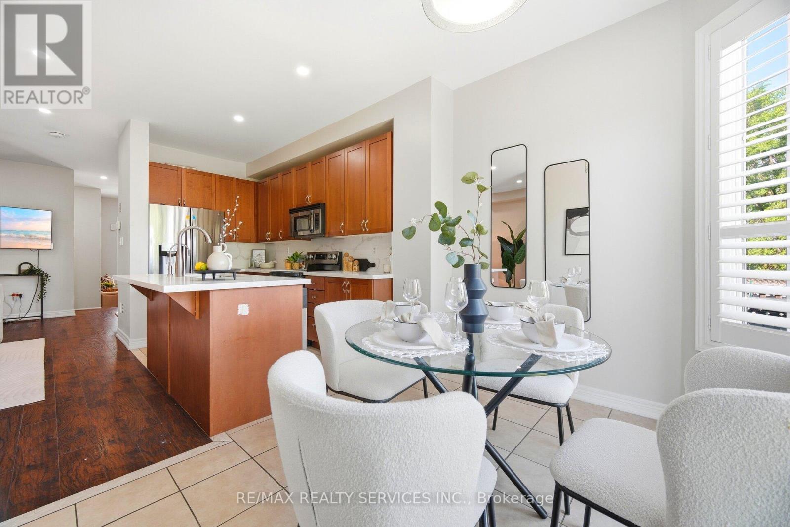 10 Deepcoral Court, Brampton, Ontario  L6V 4P7 - Photo 14 - W13247126