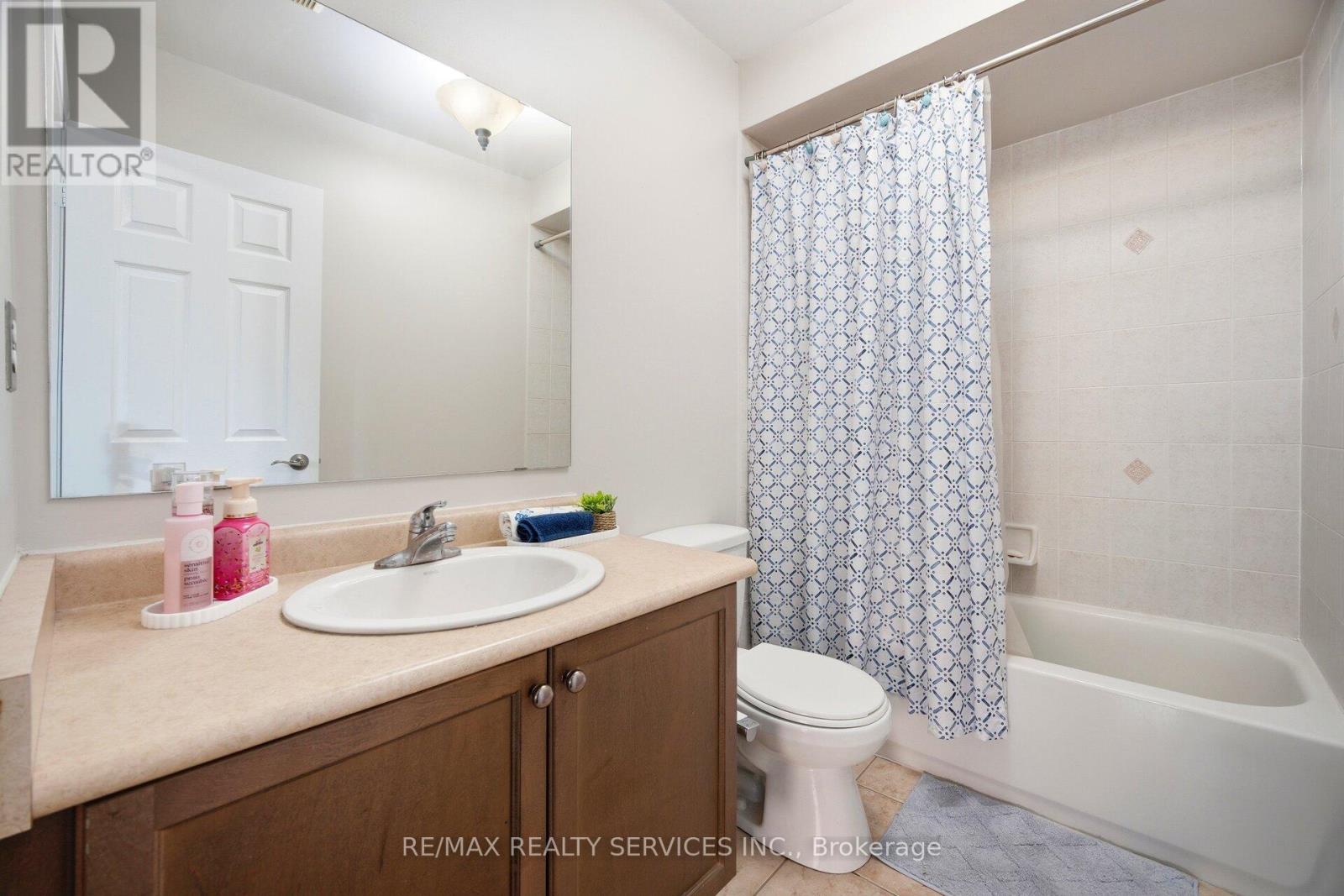 10 Deepcoral Court, Brampton, Ontario  L6V 4P7 - Photo 29 - W13247126