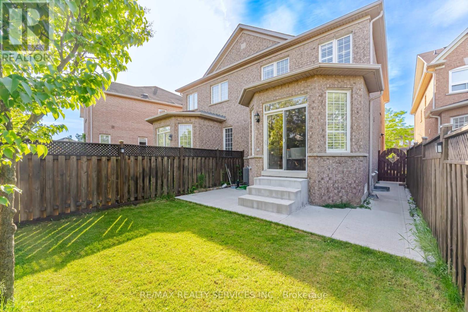 10 Deepcoral Court, Brampton, Ontario  L6V 4P7 - Photo 47 - W13247126