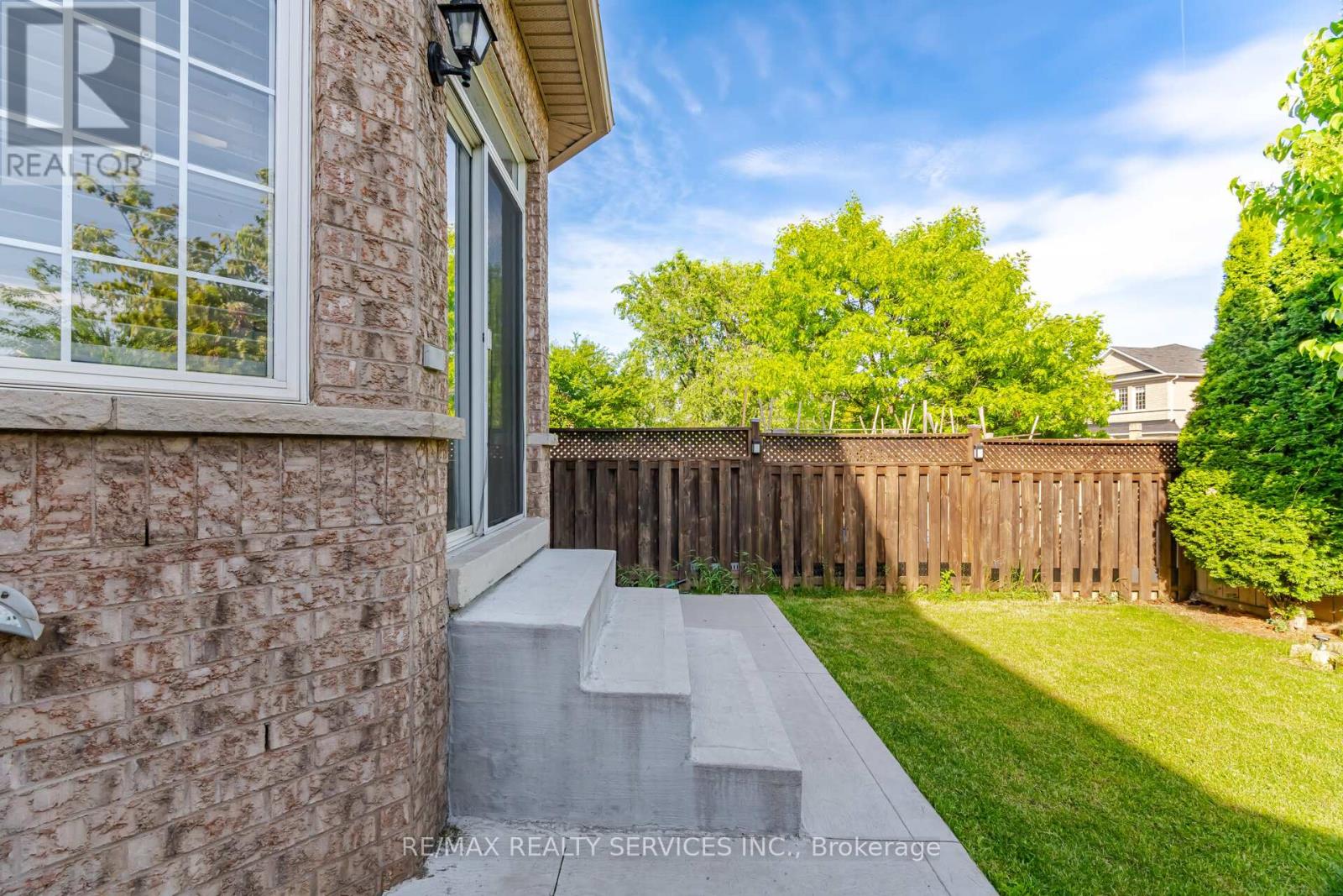 10 Deepcoral Court, Brampton, Ontario  L6V 4P7 - Photo 44 - W13247126