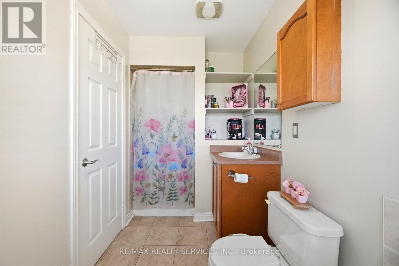 10 Deepcoral Court, Brampton, Ontario  L6V 4P7 - Photo 23 - W13247126