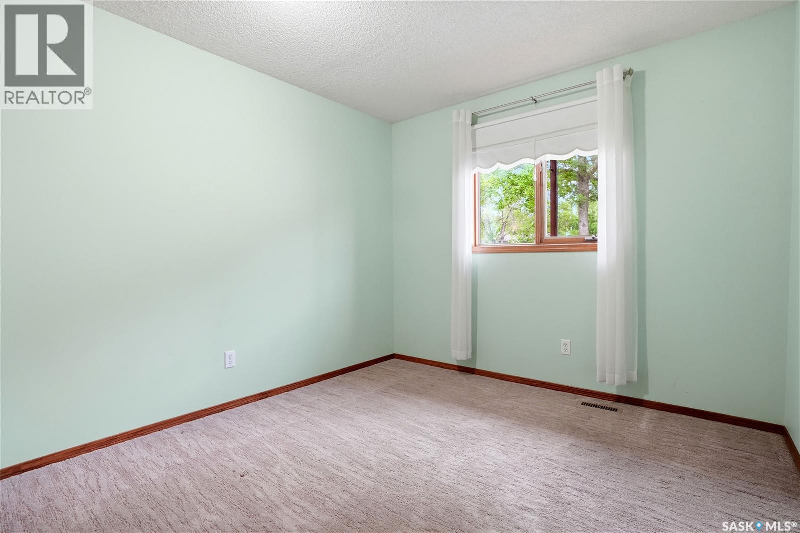 3344 Woodhams Drive, Regina, Saskatchewan  S4V 2R1 - Photo 19 - SK038317