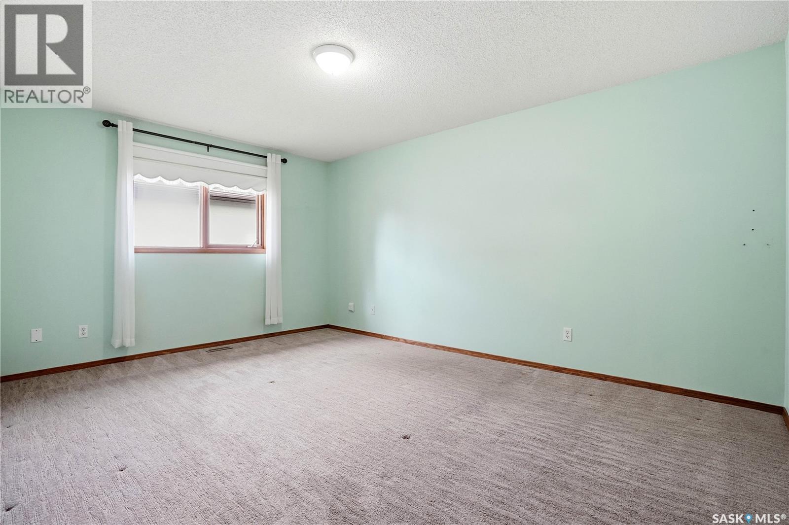3344 Woodhams Drive, Regina, Saskatchewan  S4V 2R1 - Photo 15 - SK038317