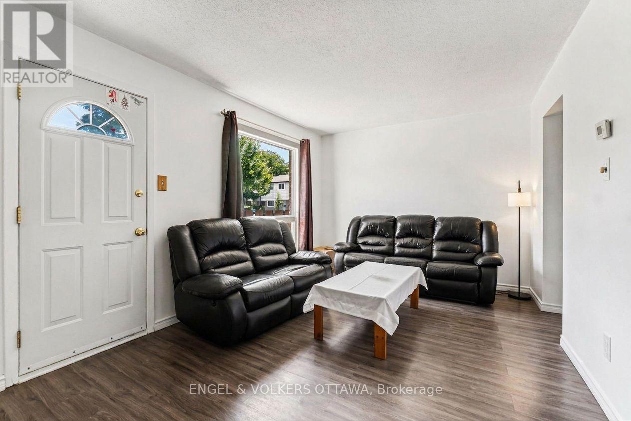 4557 Dora Crescent, Ottawa, Ontario  K1J 8S5 - Photo 2 - X13247436