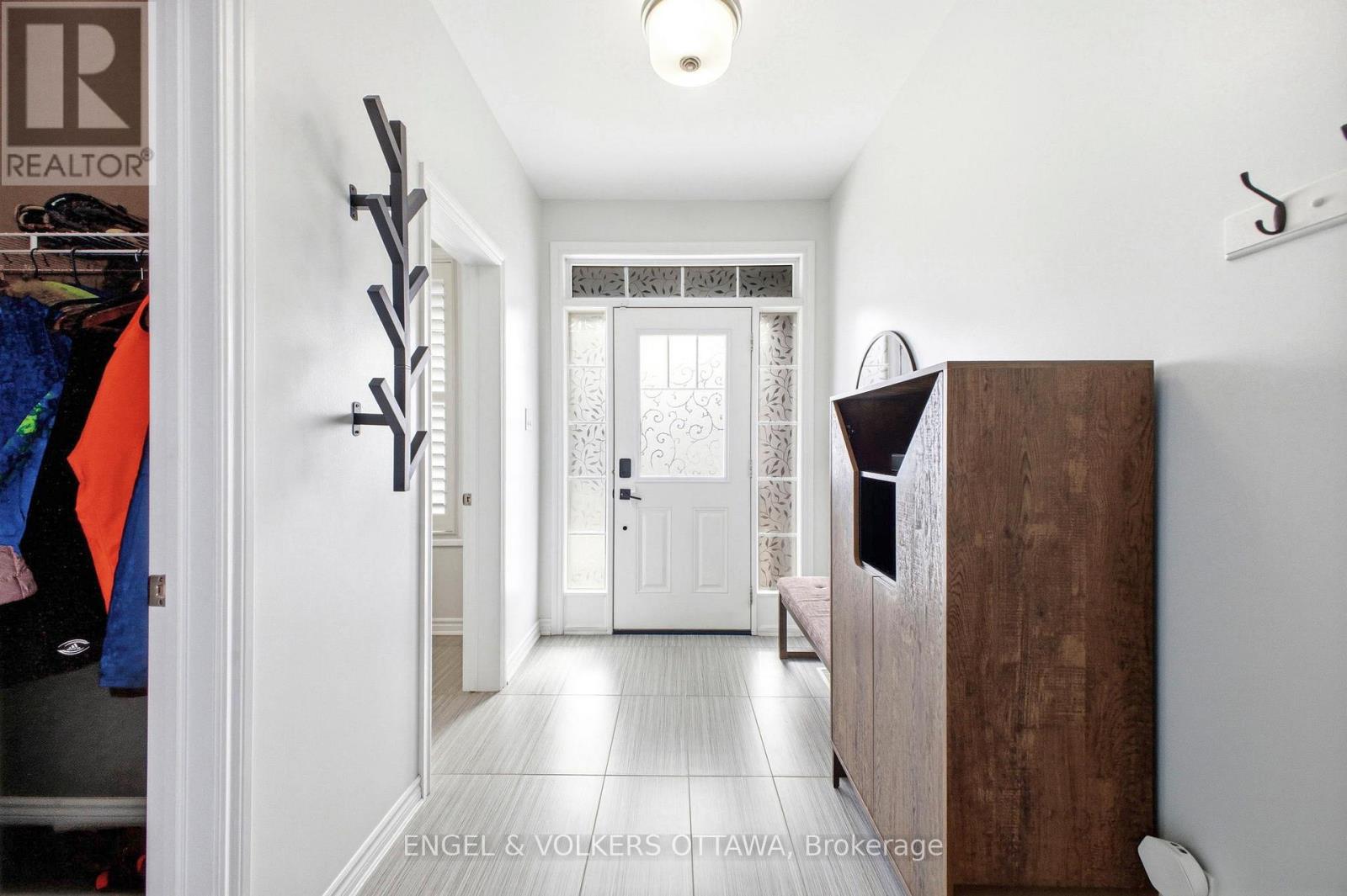 252 Rue Des Soldats Riendeau Street, Ottawa, Ontario  K2J 5Z4 - Photo 4 - X13247452