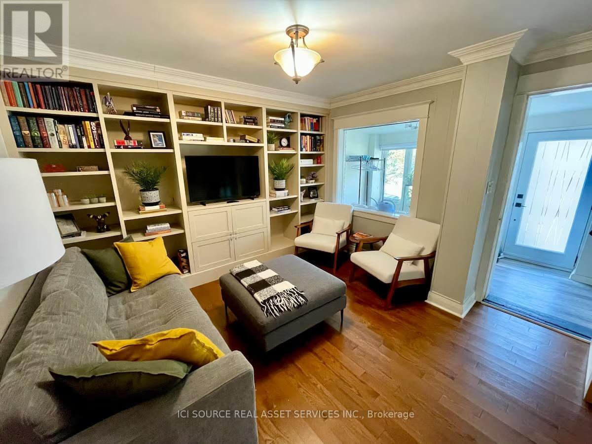 91 Alton Avenue, Toronto, Ontario  M4L 2M3 - Photo 4 - E13246294