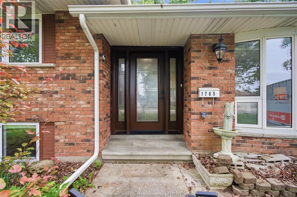 1765 Golfview, Lasalle, Ontario  N9J 1Z1 - Photo 5 - 26013258