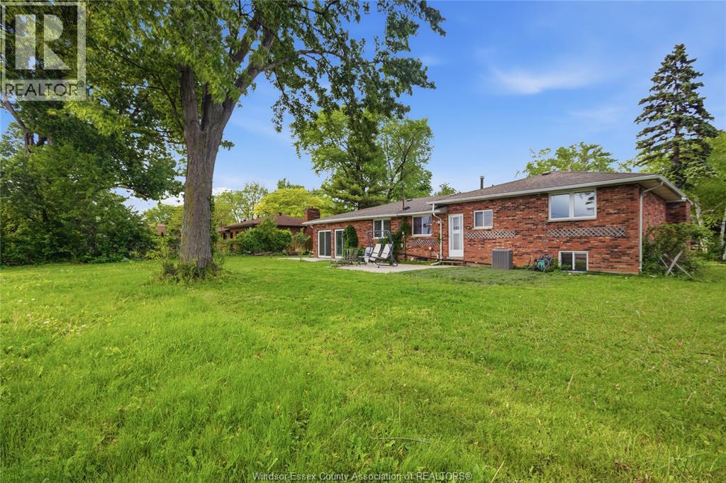1765 Golfview, Lasalle, Ontario  N9J 1Z1 - Photo 9 - 26013258