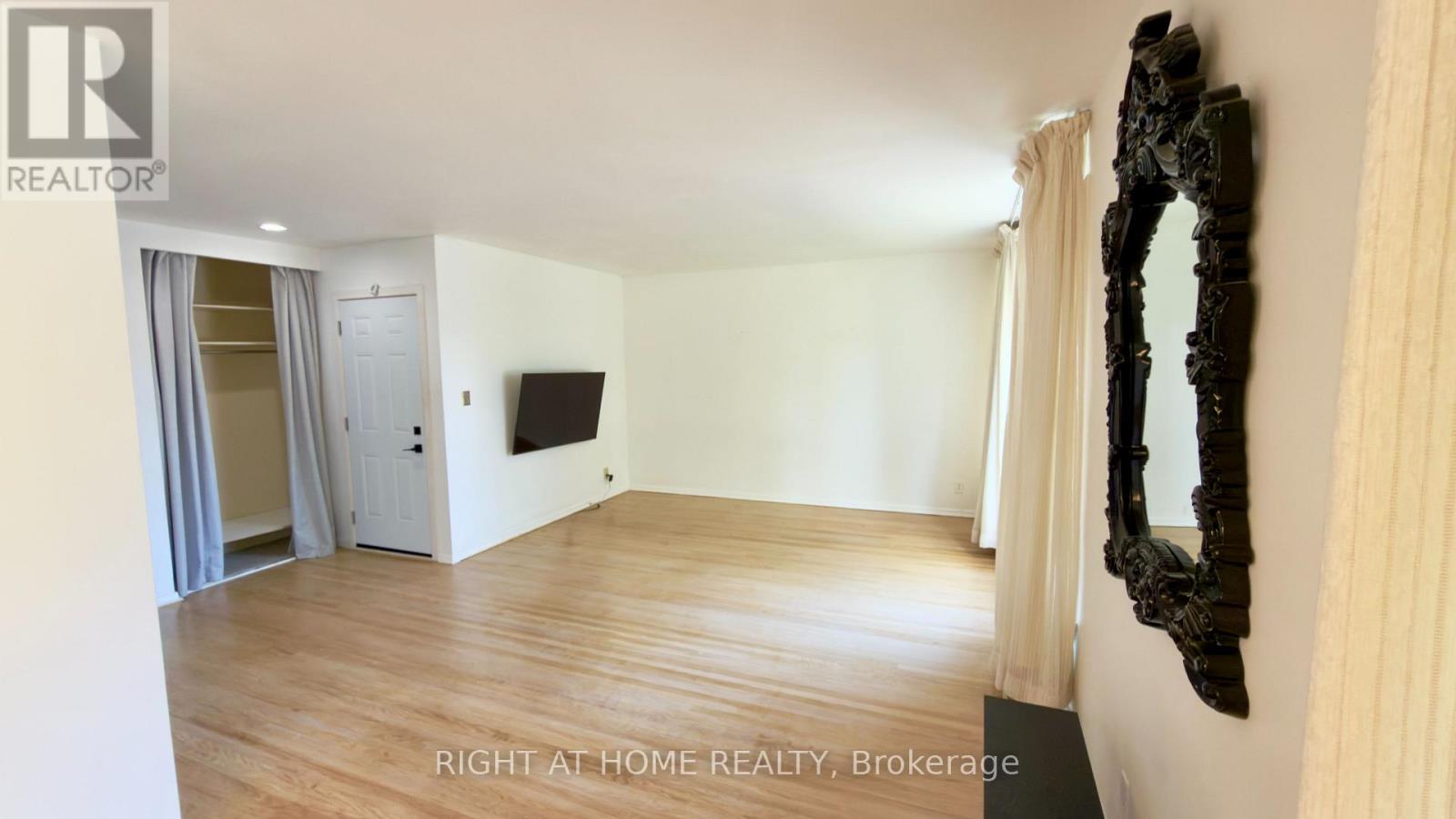 21 Mitre Place, Toronto, Ontario  M9R 3C5 - Photo 7 - W13011668
