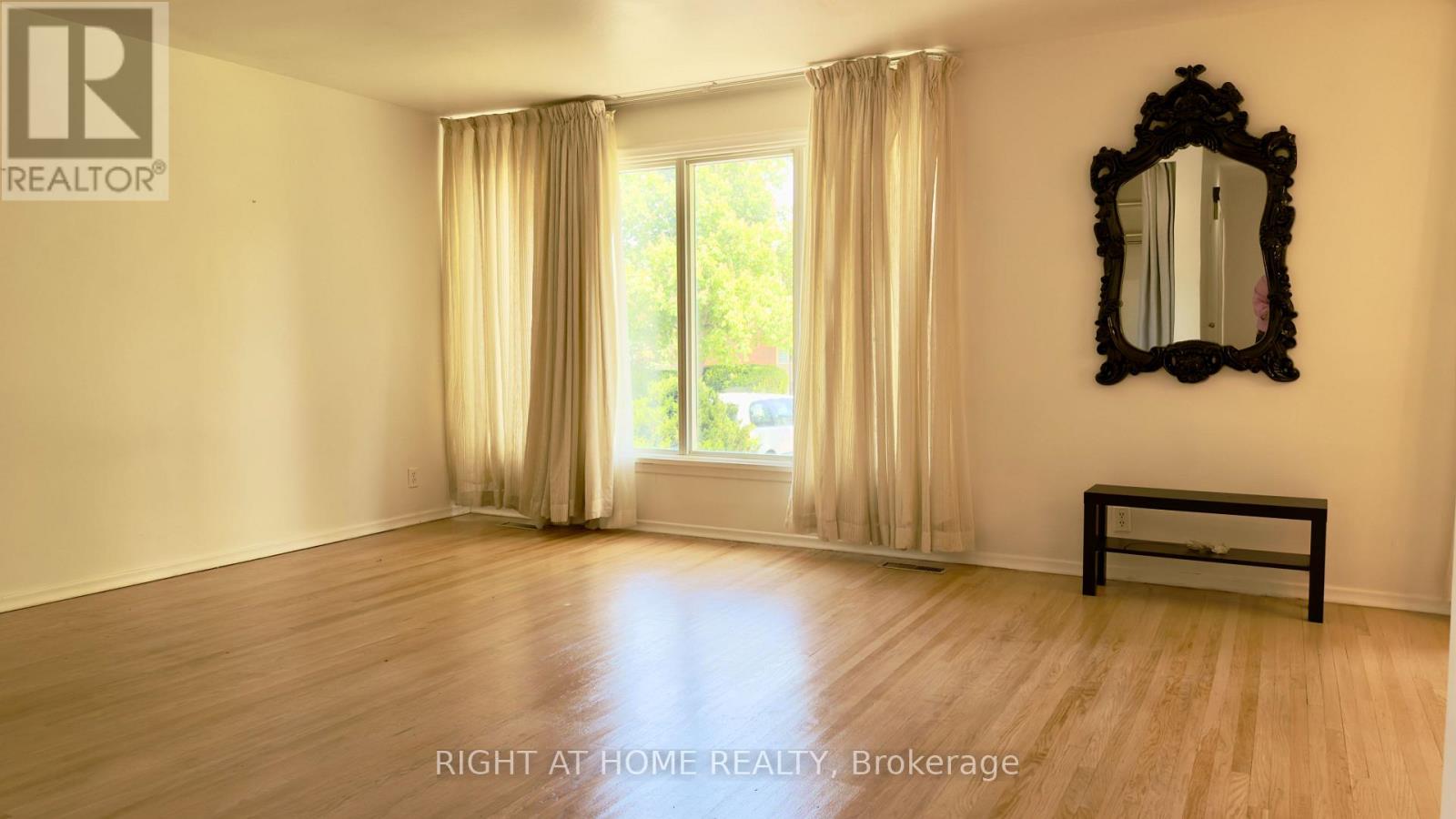 21 Mitre Place, Toronto, Ontario  M9R 3C5 - Photo 8 - W13011668