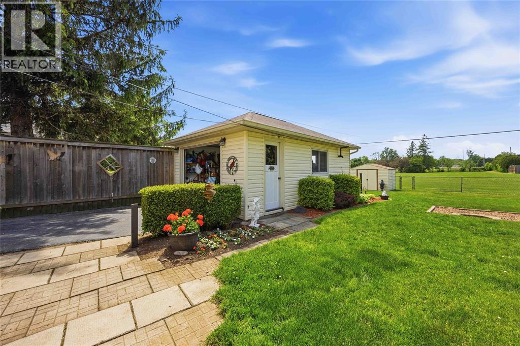 893 Hollands Avenue, Sarnia, Ontario  N7S 3B9 - Photo 5 - 26013236