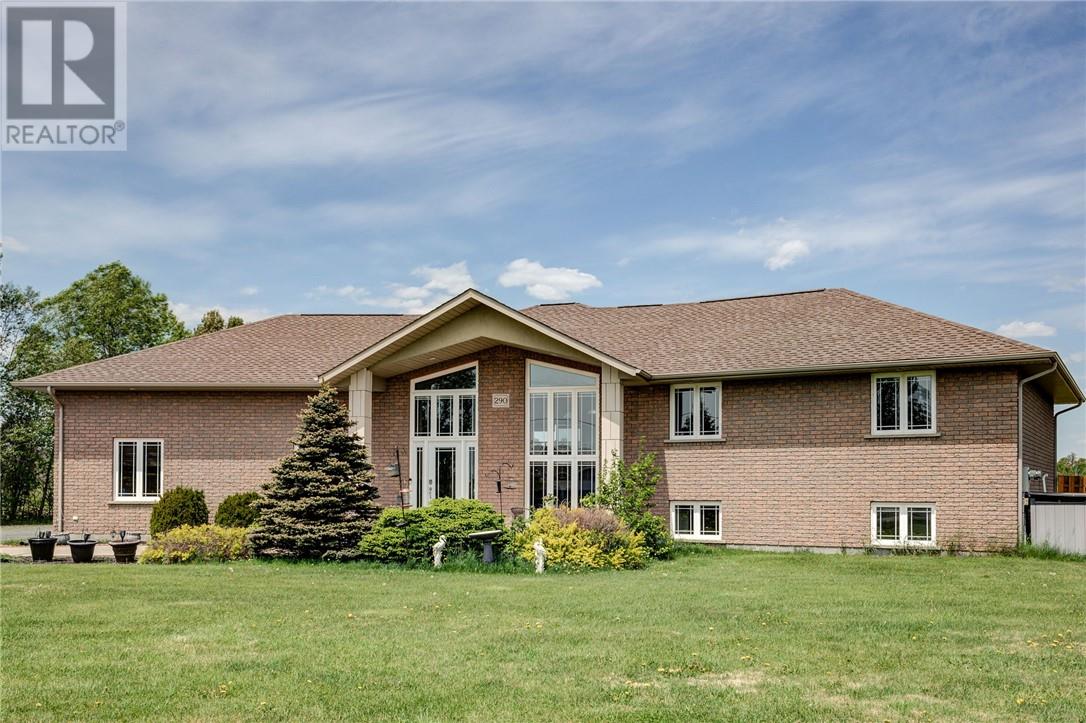 290 Seguin Street, Chelmsford, Ontario  P0M 1L0 - Photo 1 - 2128331