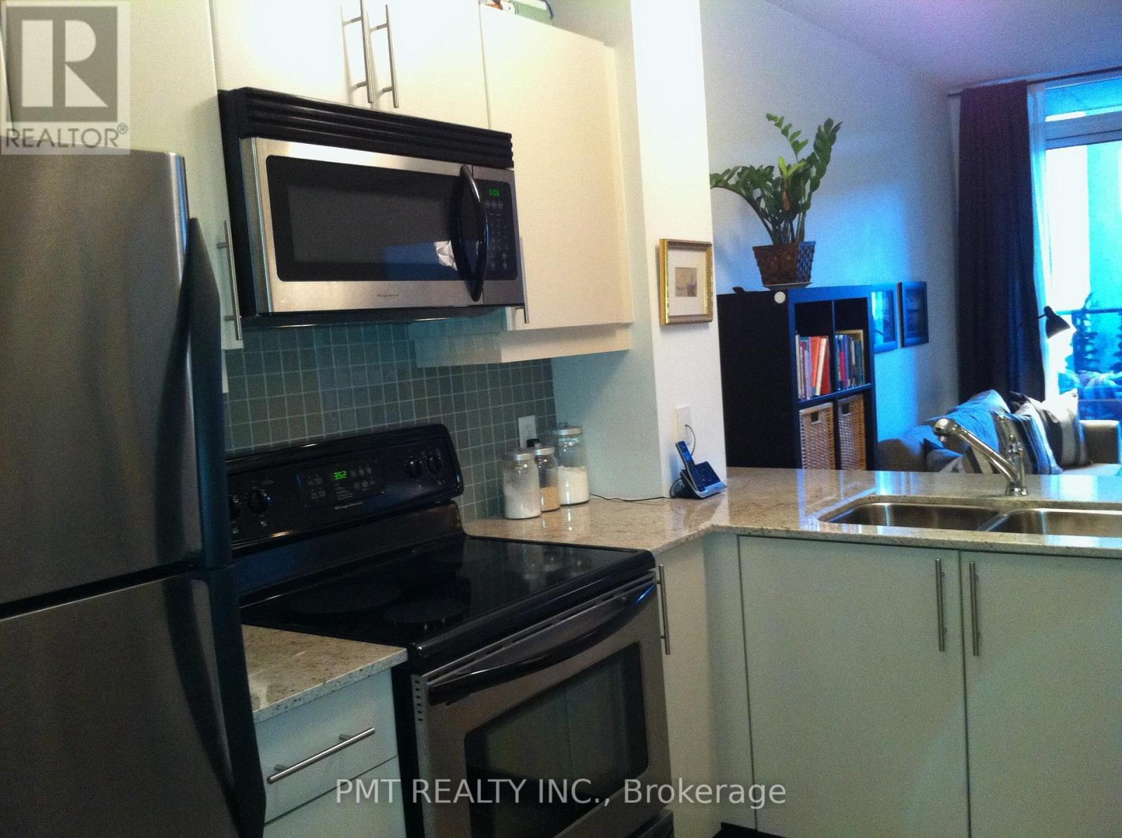 301 - 18 Harbour Street, Toronto, Ontario  M5J 2Z6 - Photo 4 - C13247276