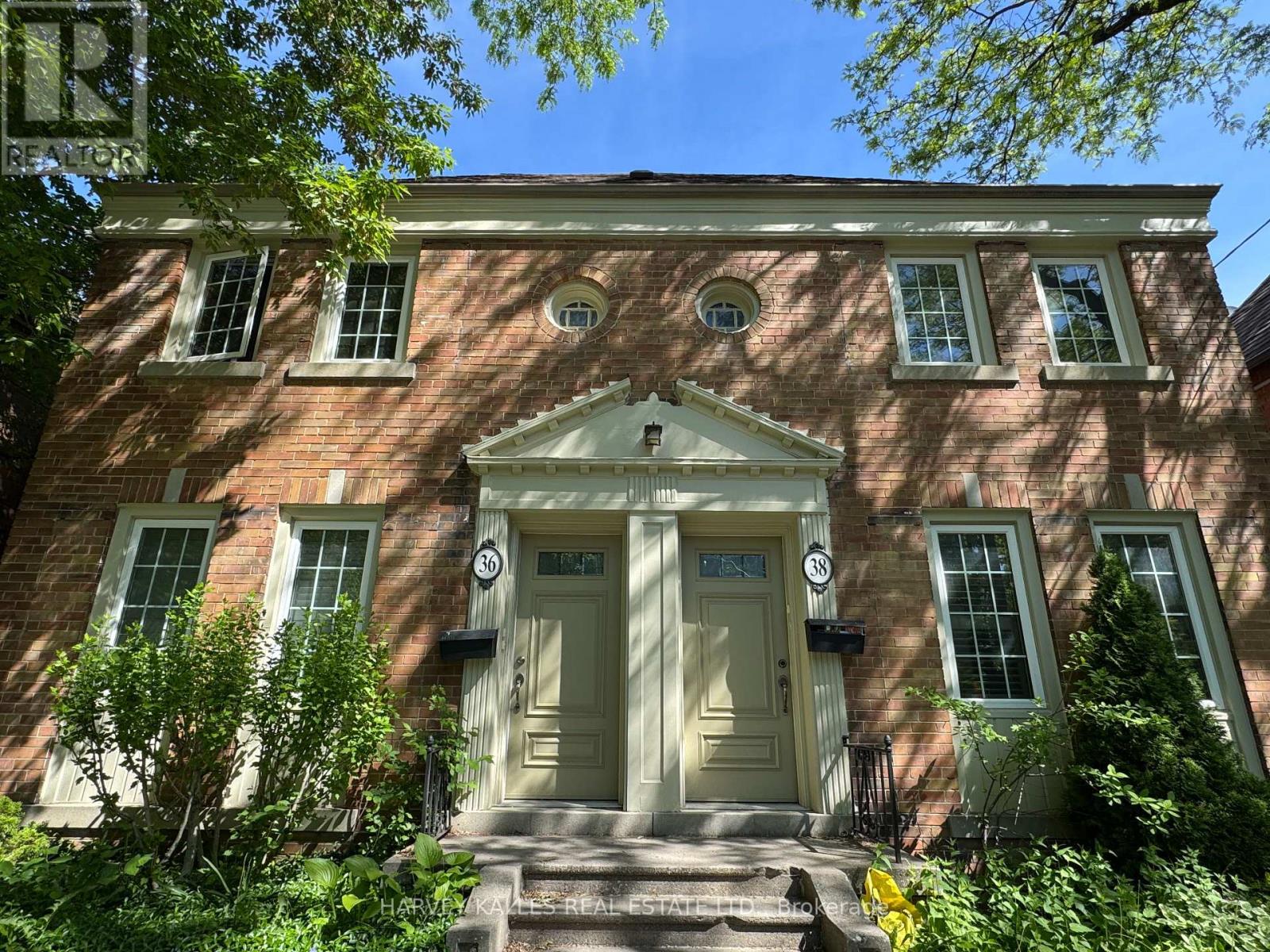UPPER - 38 STRATHGOWAN AVENUE, Toronto, Ontario