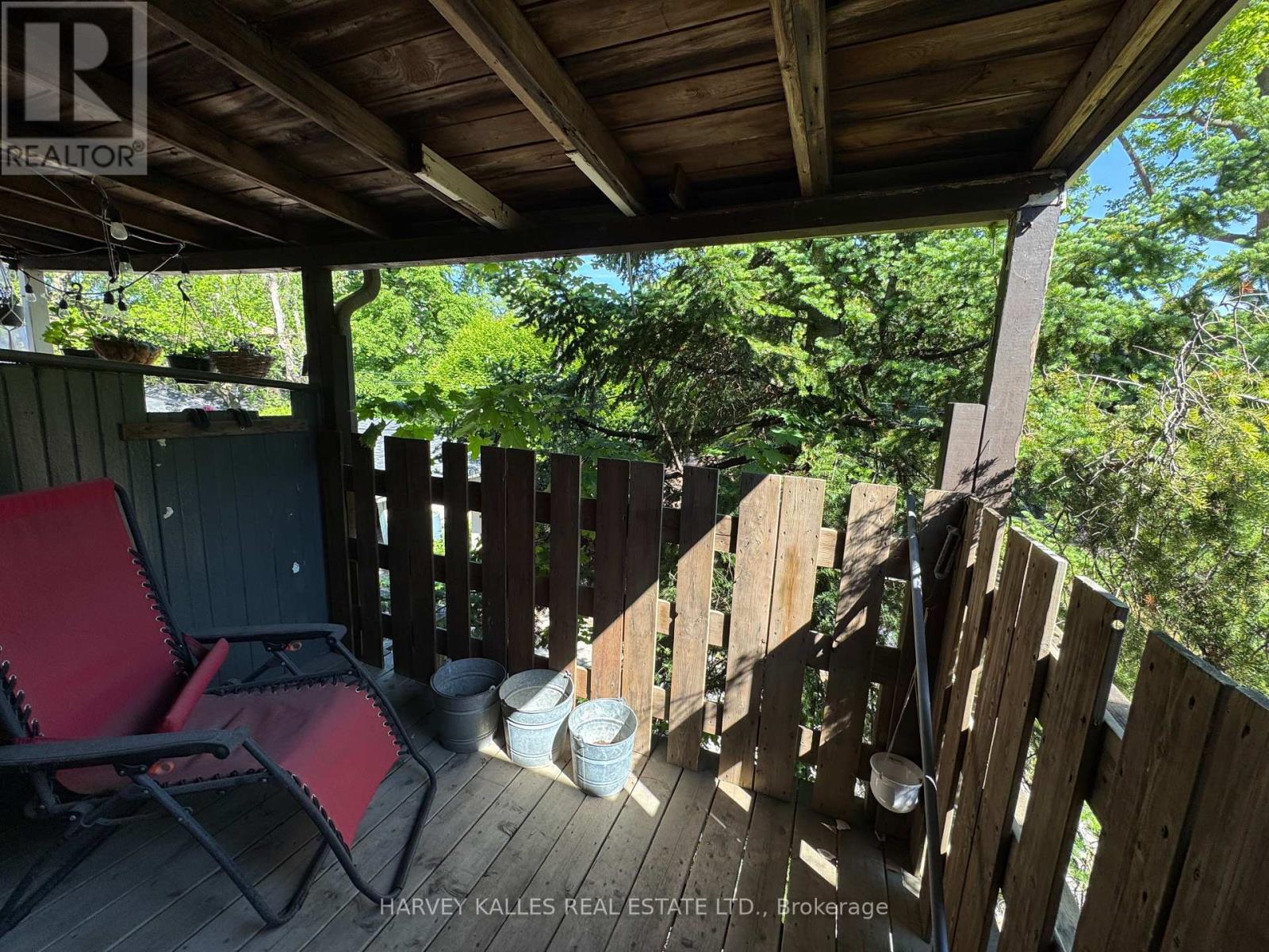 Upper - 38 Strathgowan Avenue, Toronto, Ontario  M4N 1B9 - Photo 9 - C13247354