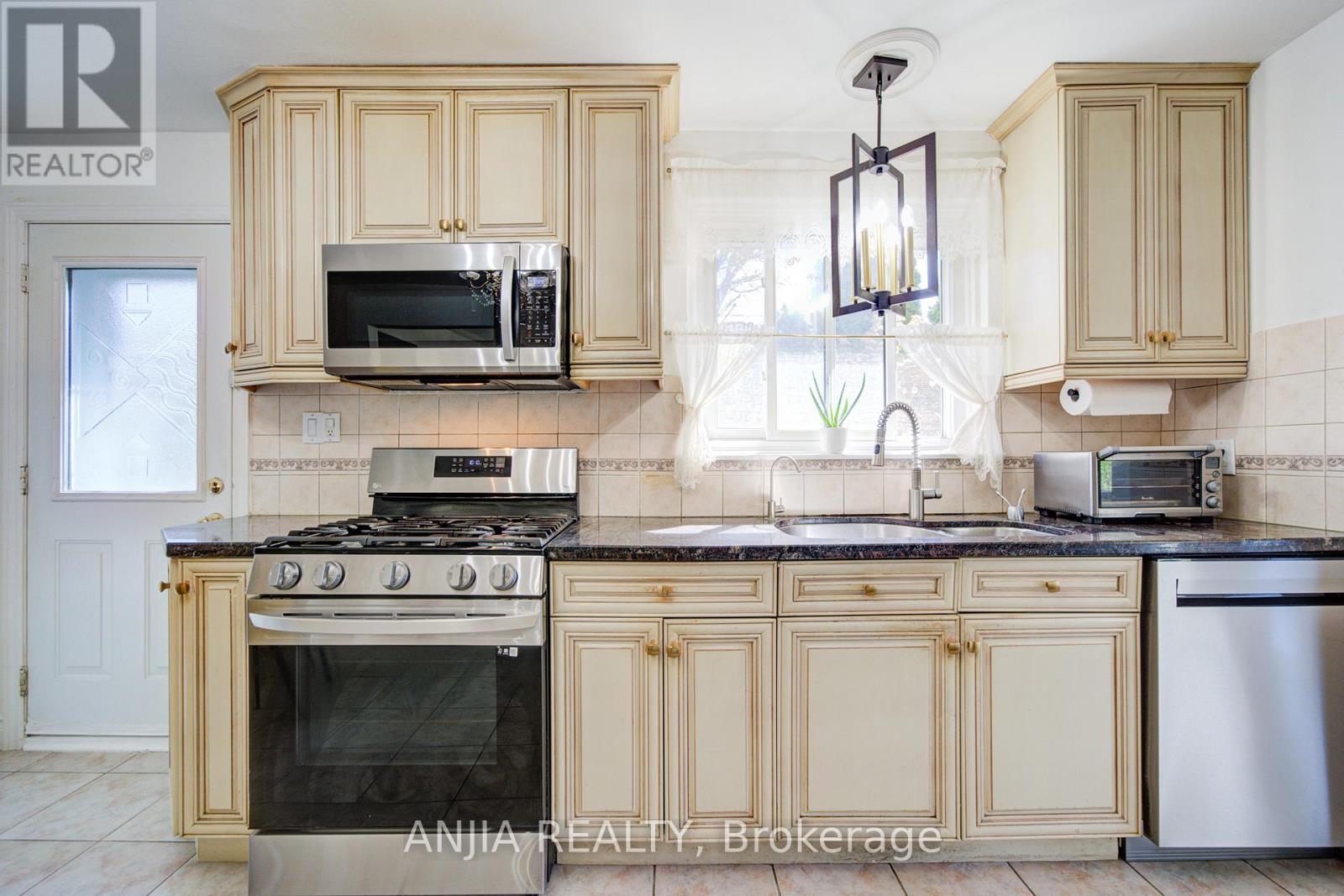 24 Friar Tuck Road, Markham, Ontario  L3P 1L9 - Photo 11 - N13247288