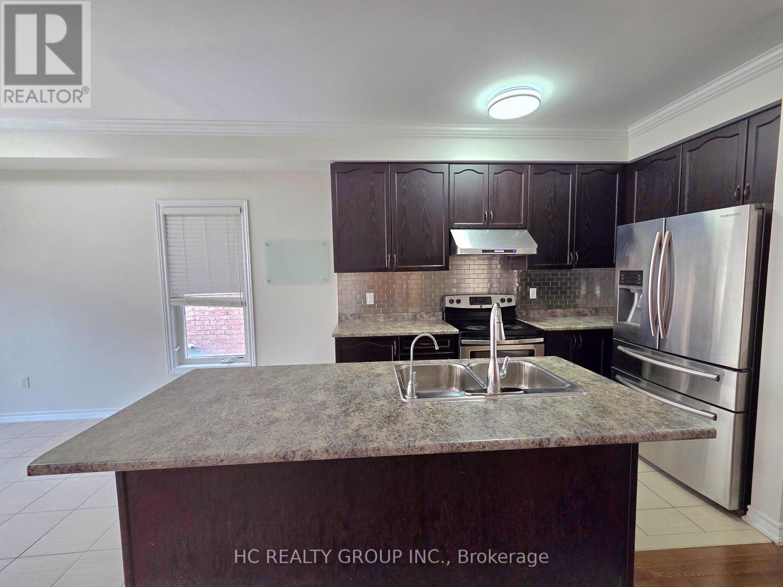 703 Hammersly Boulevard, Markham, Ontario  L6E 0R9 - Photo 5 - N13247350