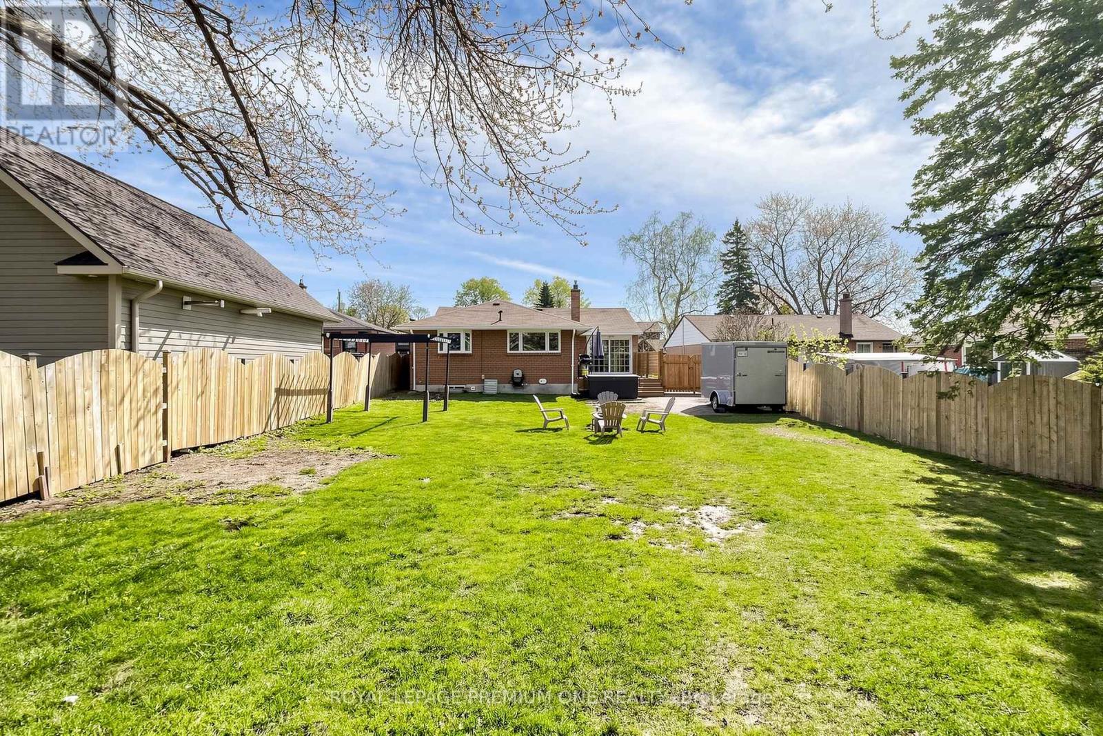 72 Thornton Avenue, Bradford West Gwillimbury (Bradford), Ontario  L3Z 1N4 - Photo 44 - N13247478