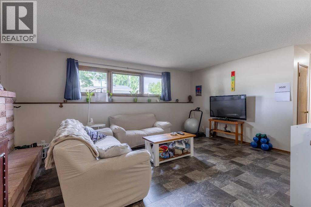 5 Larkspur Road N, Lethbridge, Alberta  T1H 4J6 - Photo 21 - A2316115