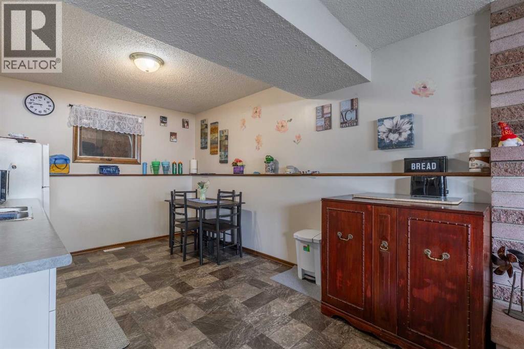 5 Larkspur Road N, Lethbridge, Alberta  T1H 4J6 - Photo 23 - A2316115