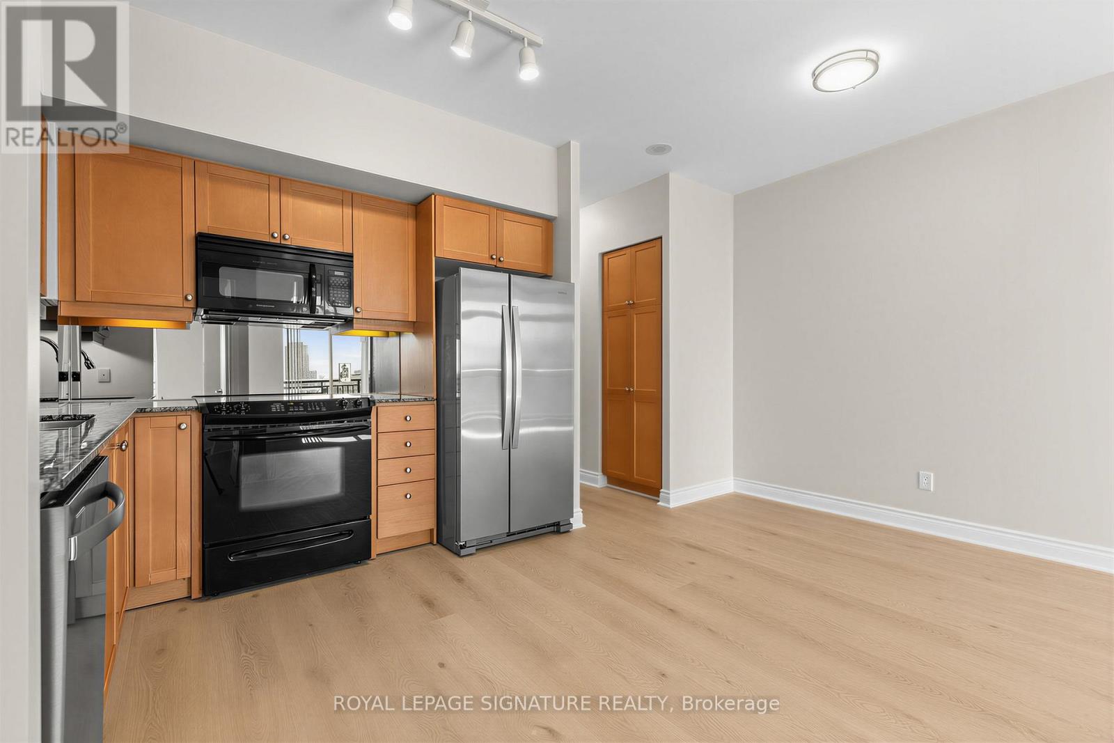 1408 - 1105 Leslie Street, Toronto, Ontario  M3C 4G9 - Photo 12 - C13241572