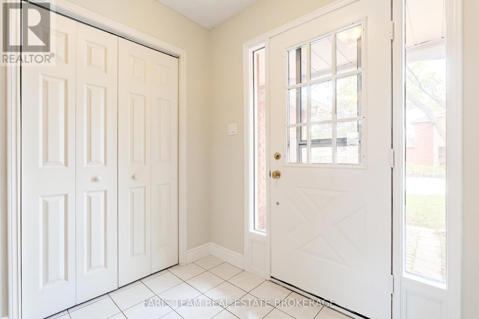 64 - 165 Kozlov Street, Barrie, Ontario  L4N 7M7 - Photo 4 - S13247424