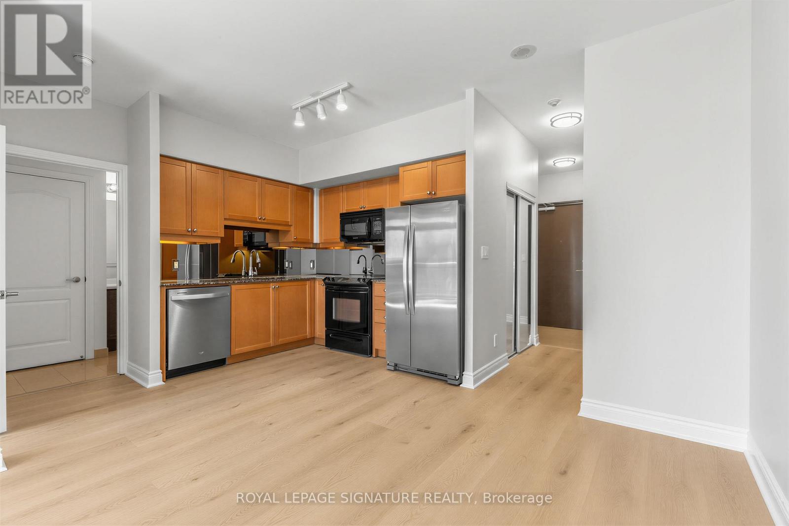 1408 - 1105 Leslie Street, Toronto, Ontario  M3C 4G9 - Photo 9 - C13241572