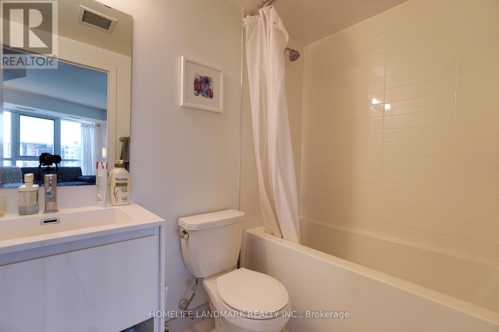 2303 - 159 Wellesley Street E, Toronto, Ontario  M4Y 0H5 - Photo 8 - C13246300
