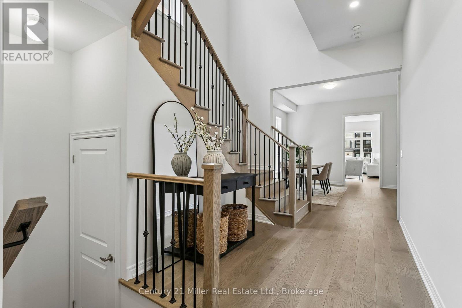 3266 Millicent Avenue, Oakville, Ontario  L6H 0V8 - Photo 4 - W13247926