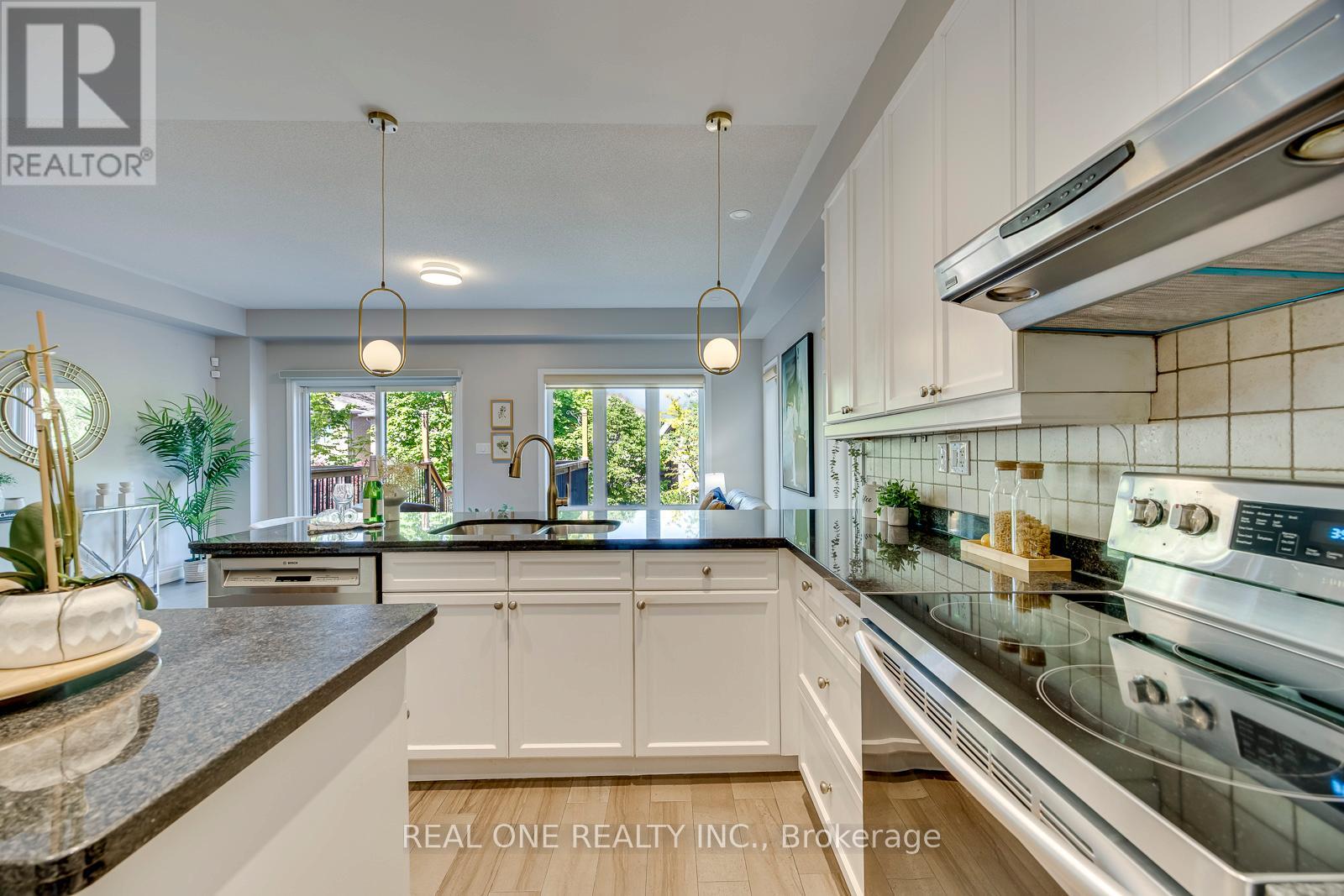 2379 Wasaga Drive, Oakville, Ontario  L6H 0B7 - Photo 10 - W13247268