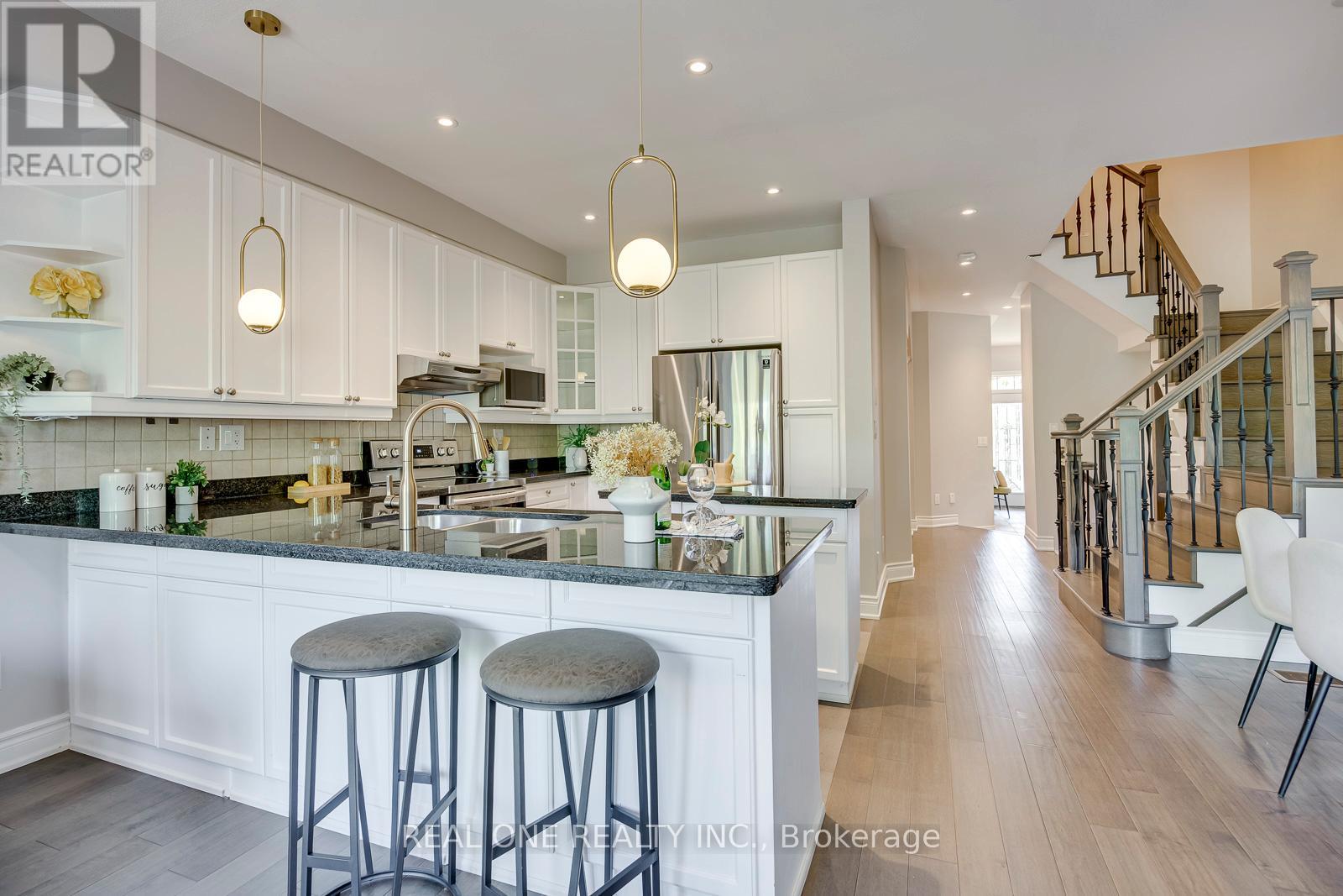 2379 Wasaga Drive, Oakville, Ontario  L6H 0B7 - Photo 13 - W13247268