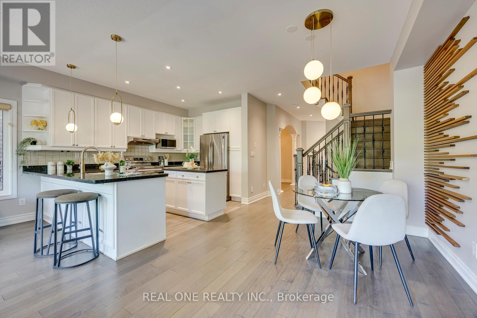 2379 Wasaga Drive, Oakville, Ontario  L6H 0B7 - Photo 14 - W13247268