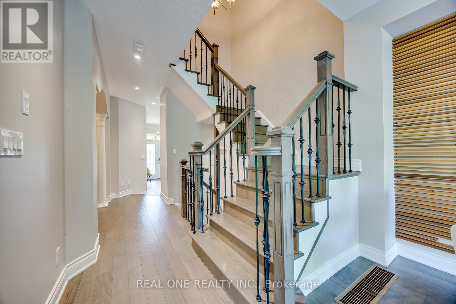 2379 Wasaga Drive, Oakville, Ontario  L6H 0B7 - Photo 24 - W13247268
