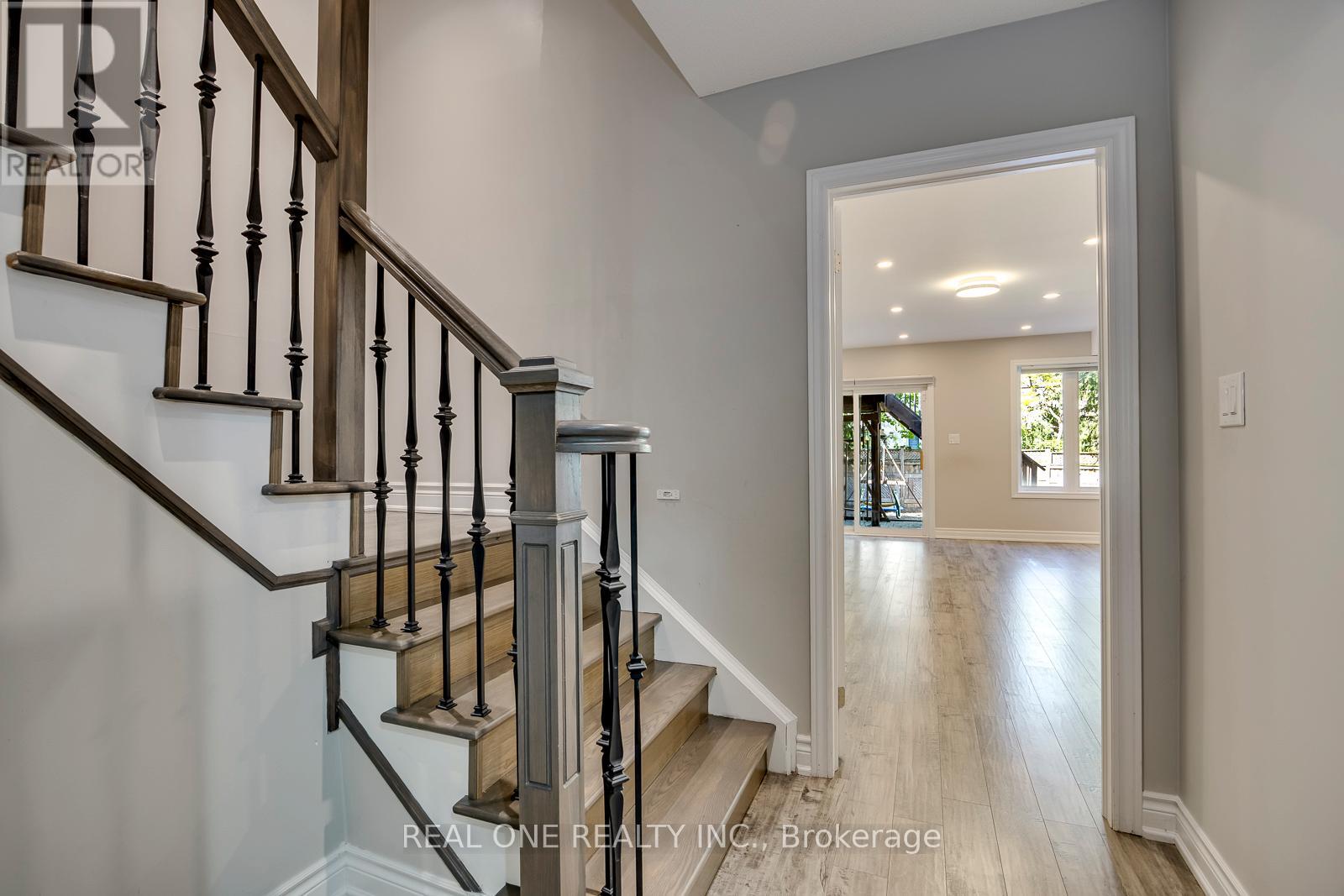 2379 Wasaga Drive, Oakville, Ontario  L6H 0B7 - Photo 40 - W13247268