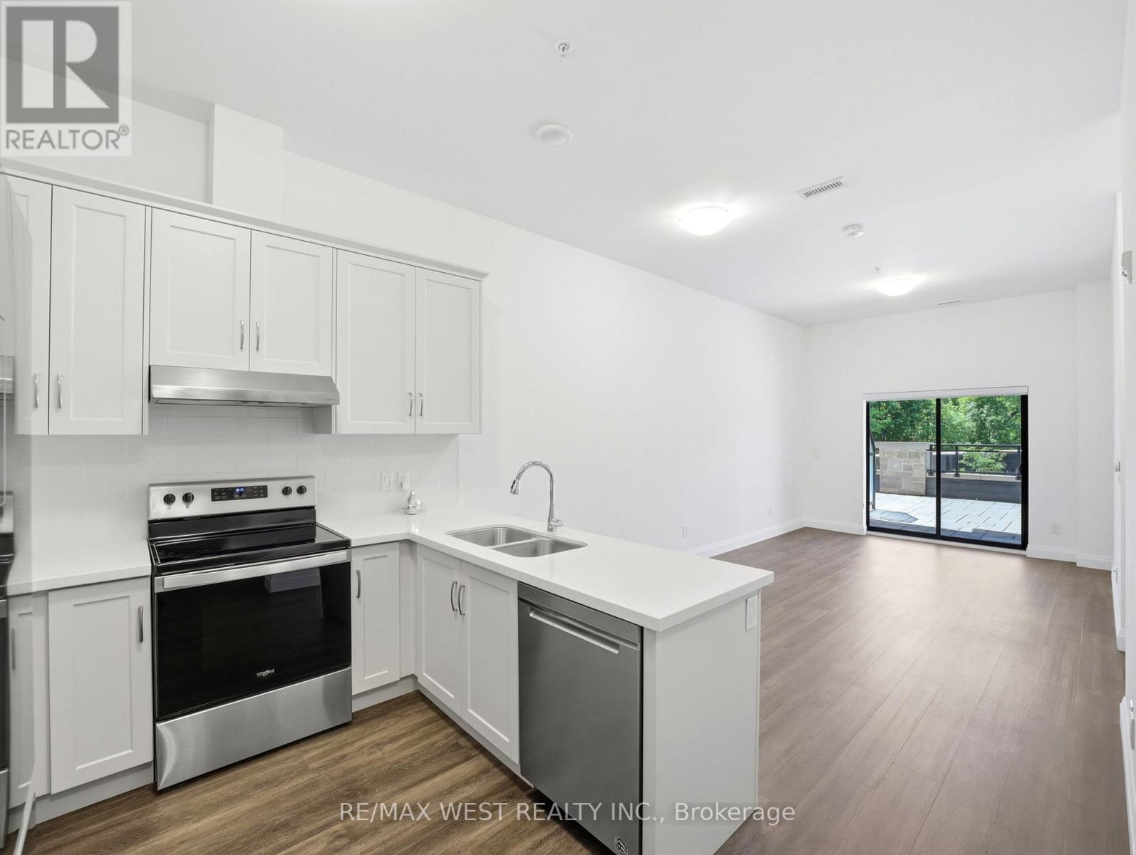101 - 30 HAMILTON STREET S, Hamilton, Ontario