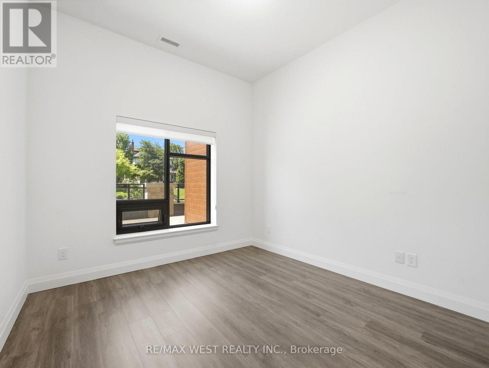 101 - 30 Hamilton Street S, Hamilton, Ontario  L8B 1V8 - Photo 4 - X13247420