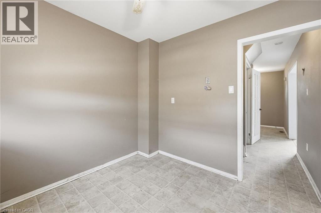 5475 Lakeshore Road Unit# 107, Burlington, Ontario  L7L 1E1 - Photo 17 - 40837056