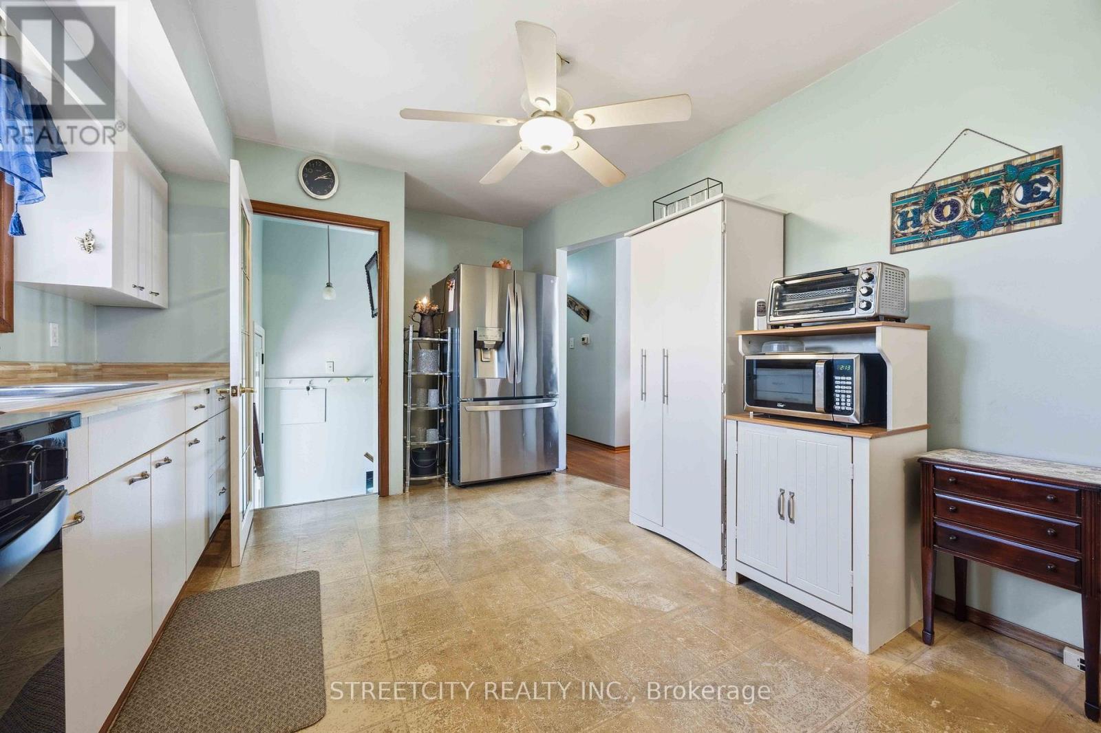 893 Hollands Avenue, Sarnia, Ontario  N7S 3B9 - Photo 17 - X13247846