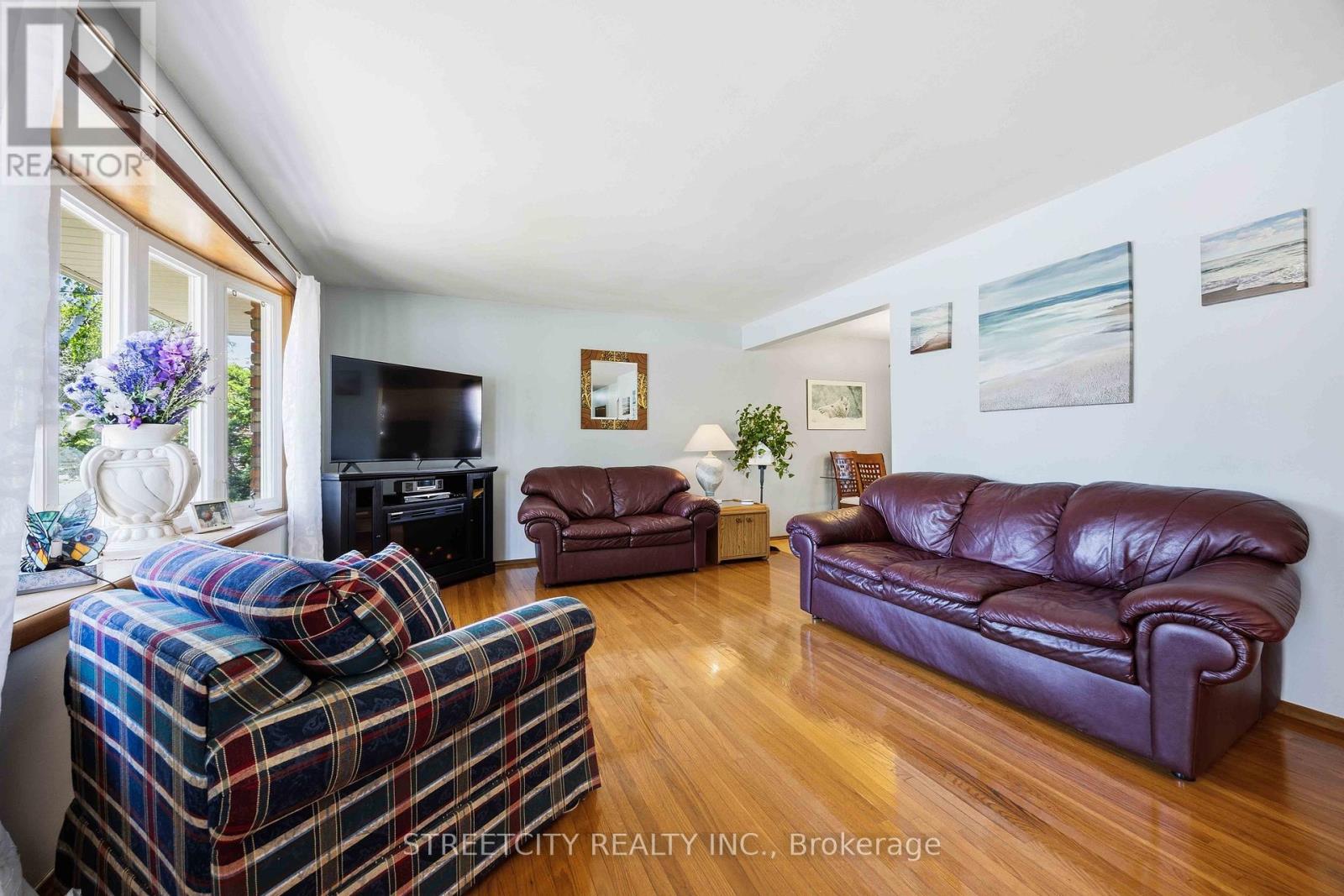 893 Hollands Avenue, Sarnia, Ontario  N7S 3B9 - Photo 9 - X13247846