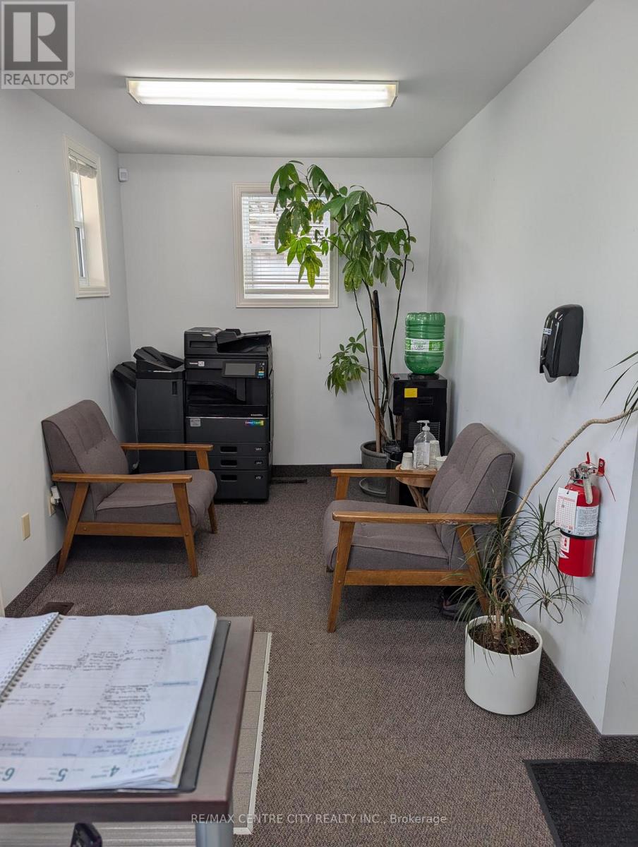909 Adelaide Street N, London East, Ontario  N5Y 2M6 - Photo 3 - X13247980